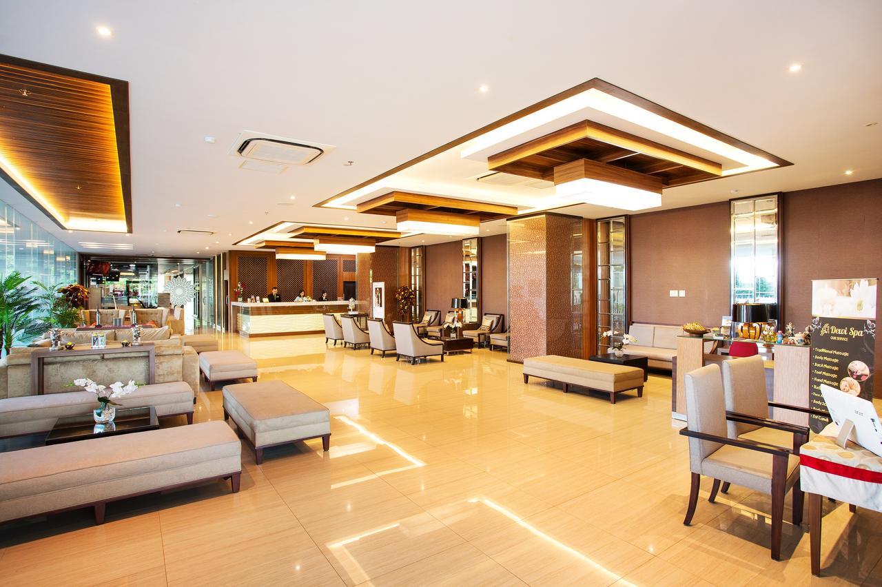 Tara Hotel Yogyakarta Tugu Exterior foto